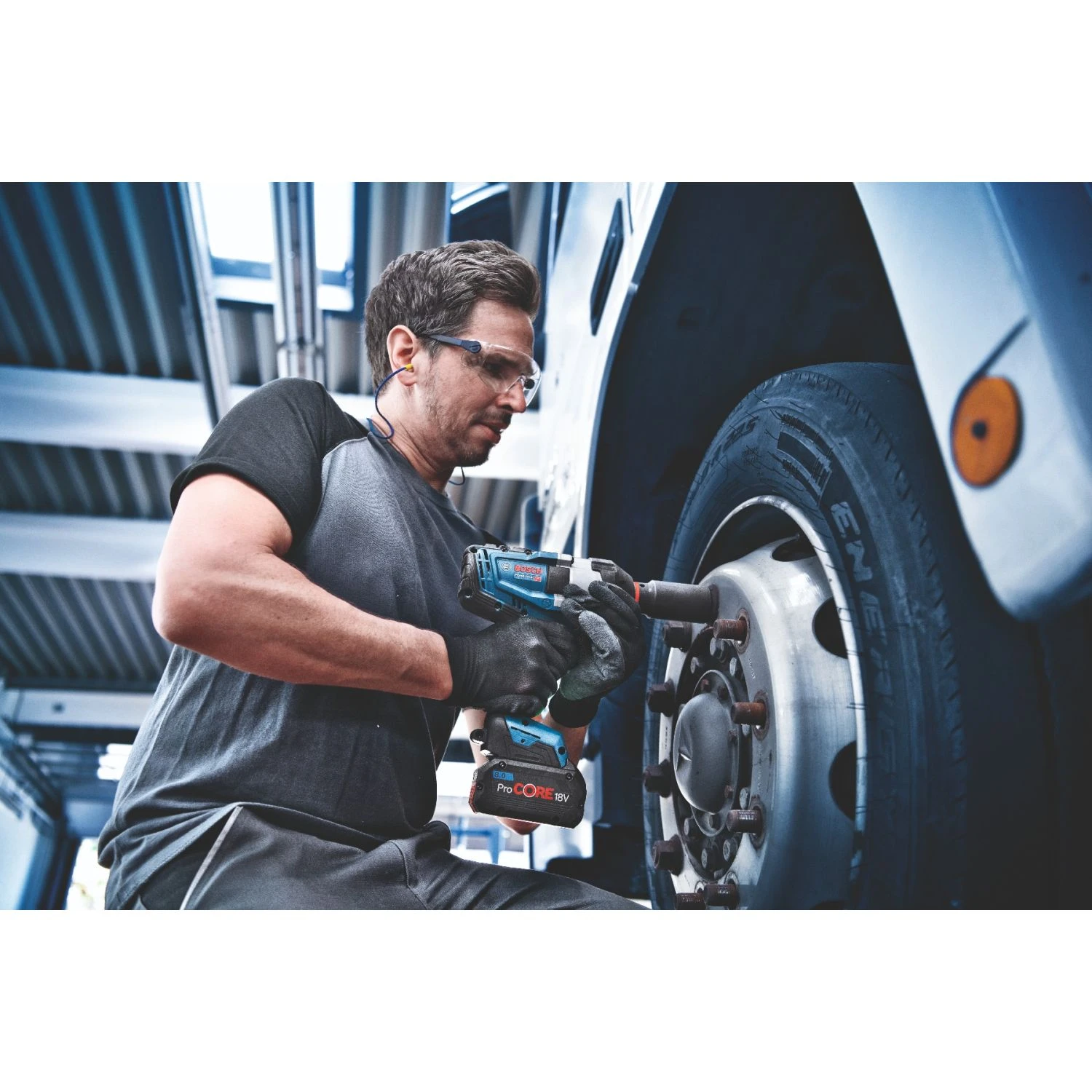 Bosch GDS 18V-1000 18V Cordless High Torque 1/2" Impact Wrench In L-Boxx - 06019J8001 - Image 3